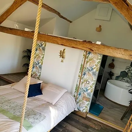 La Bulle Suspendue Bed & Breakfast 3*