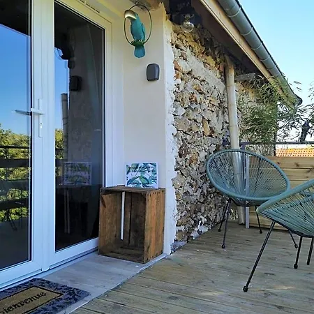 La Bulle Suspendue Bed & Breakfast