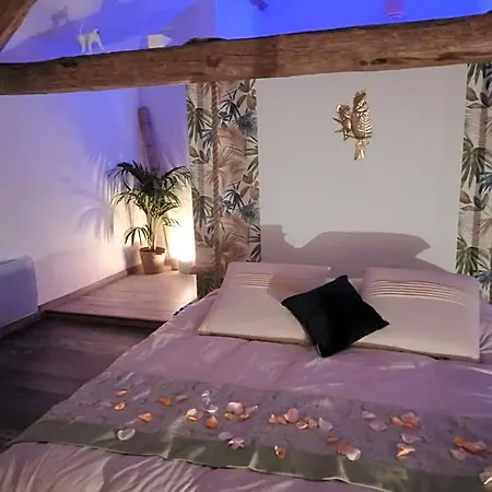 La Bulle Suspendue Bed & Breakfast